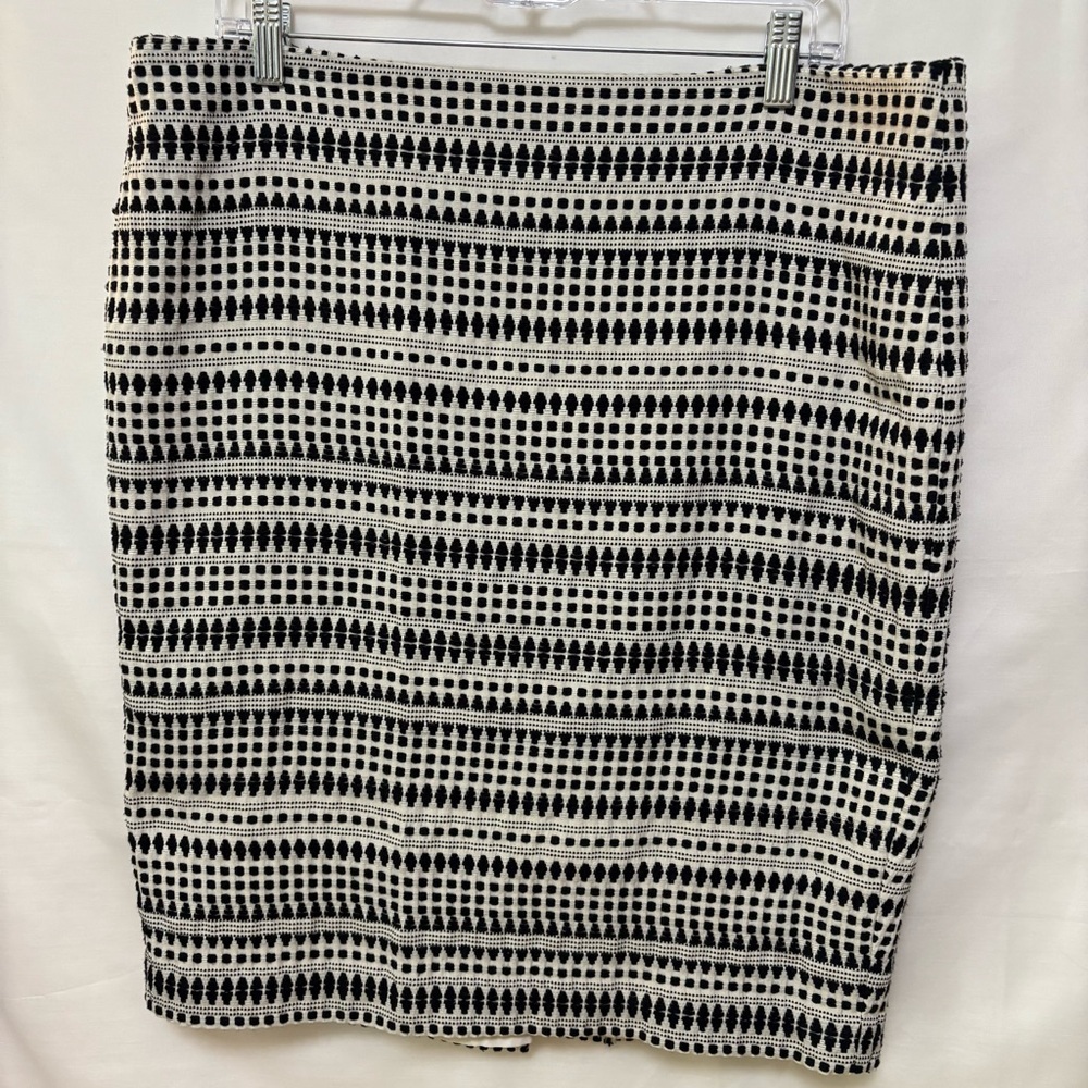 LOFT Black & White Geometric Knit Pencil‎ Skirt Size 14